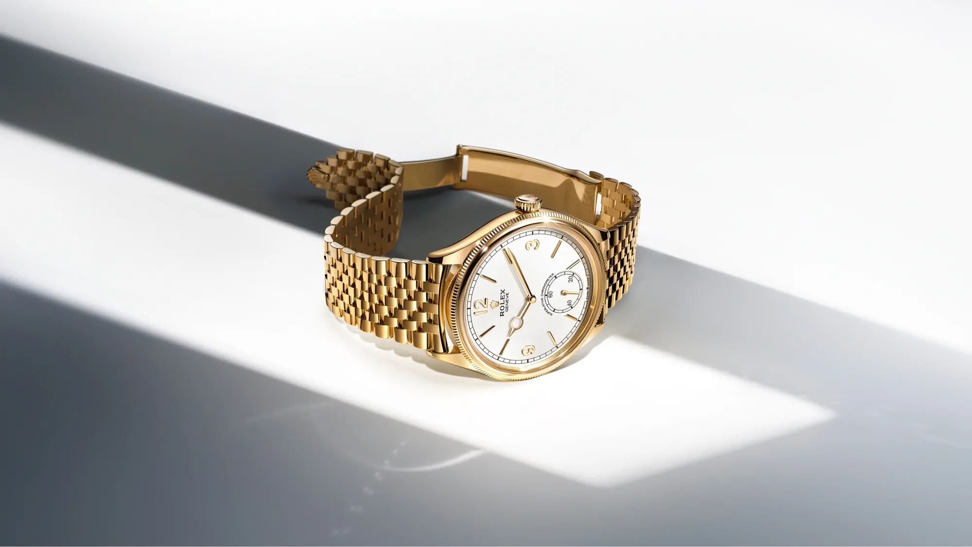 rolex-oyster-perpetual-universal-classic-style-m52508-0008-landscape