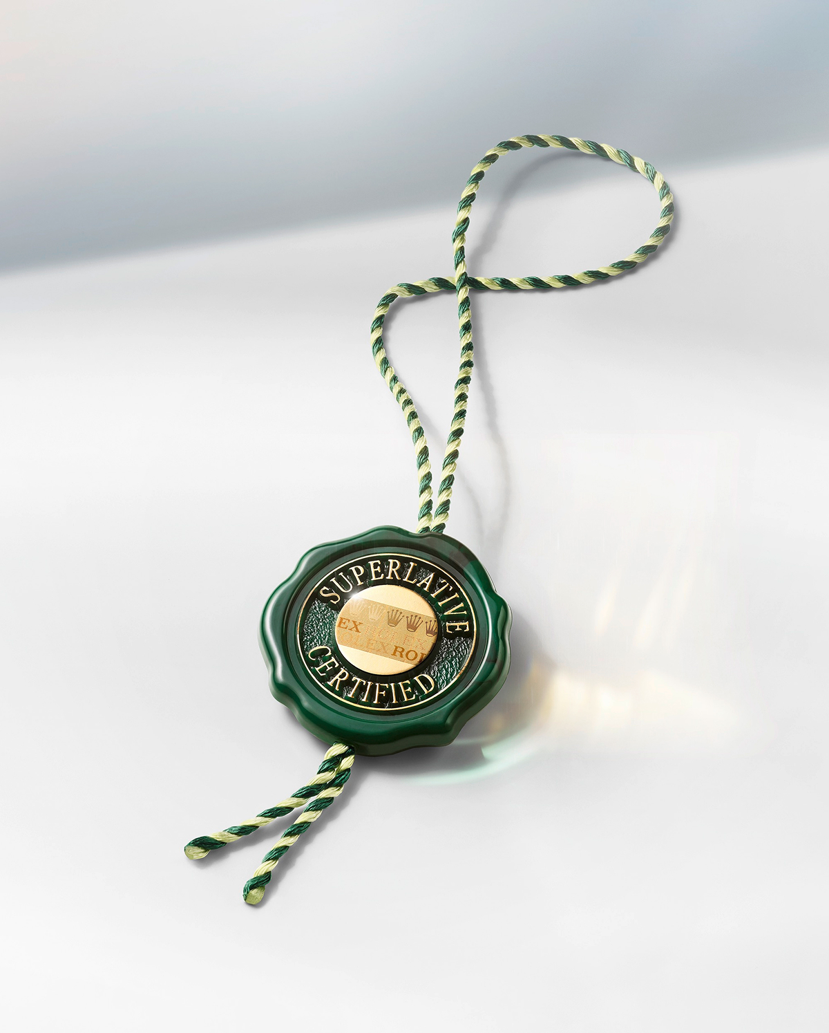 rolex-new-watches-2025-superlative-chronometer-certification_sceau_lumiere_lancia-landscape